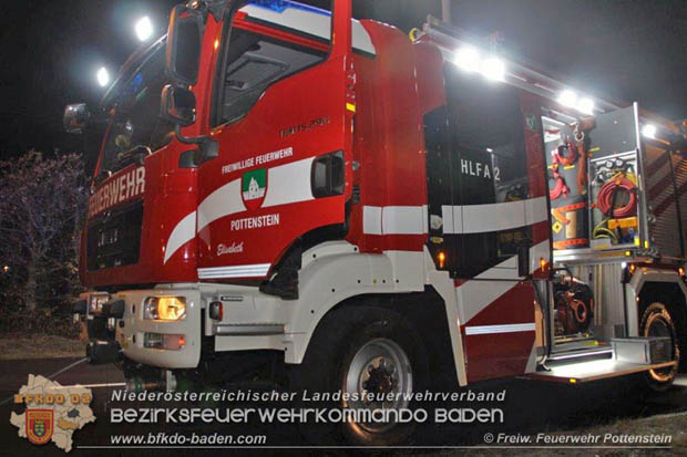 20181129 Verkehrsunfall in Pottenstein auf der LB18 Fotos: © Gerald Schwarz u. Markus Hackl FF Pottenstein 20181129 Verkehrsunfall in Pottenstein auf der LB18 Fotos: © Gerald Schwarz u. Markus Hackl FF Pottenstein