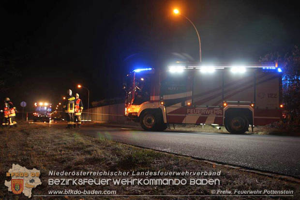 20181129 Verkehrsunfall in Pottenstein auf der LB18 Fotos: © Gerald Schwarz u. Markus Hackl FF Pottenstein 20181129 Verkehrsunfall in Pottenstein auf der LB18 Fotos: © Gerald Schwarz u. Markus Hackl FF Pottenstein