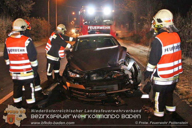 20181129 Verkehrsunfall in Pottenstein auf der LB18 Fotos: © Gerald Schwarz u. Markus Hackl FF Pottenstein 20181129 Verkehrsunfall in Pottenstein auf der LB18 Fotos: © Gerald Schwarz u. Markus Hackl FF Pottenstein