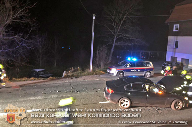 20181130 Verkehrsunfall auf der LB18 in St.Veit/Triesting  Fotos: © Armin Rumpler FF St.Veit