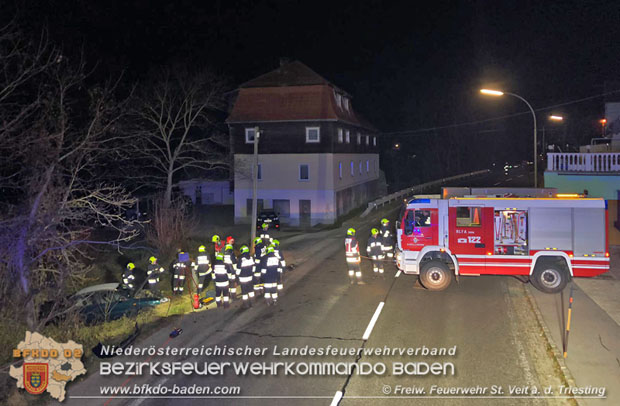 20181130 Verkehrsunfall auf der LB18 in St.Veit/Triesting  Fotos: © Armin Rumpler FF St.Veit