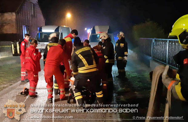 20181203 Feuerwehr unterstuetzt bei medizinischen Notfall  Foto: © FF Pottendorf