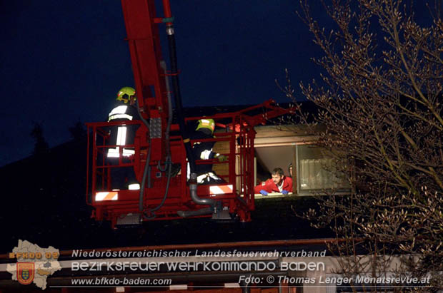 20181203 Feuerwehr unterstuetzt bei medizinischen Notfall  Foto: © Thomas Lenger Monatsrevue.at