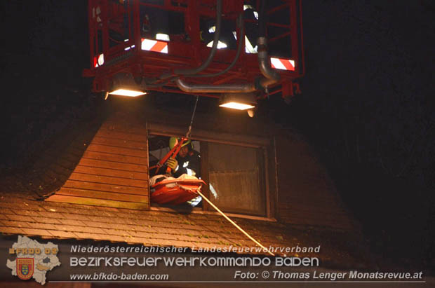 20181203 Feuerwehr unterstuetzt bei medizinischen Notfall  Foto: © Thomas Lenger Monatsrevue.at