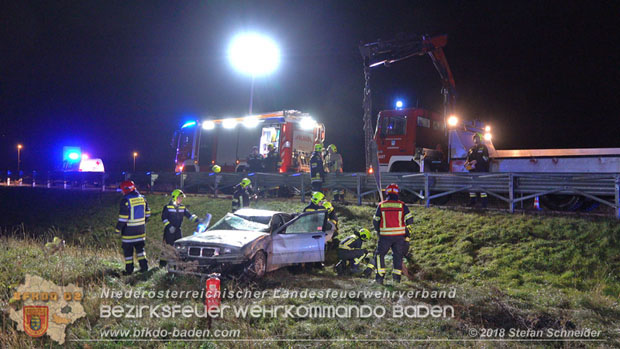 20181203 Verkehrsunfall A2 Höhe Abfahrt Bad Vöslau RFB Wien  Foto: © Stefan Schneider