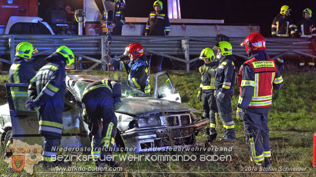 20181203 Verkehrsunfall A2 Höhe Abfahrt Bad Vöslau RFB Wien  Foto: © Stefan Schneider