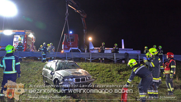 20181203 Verkehrsunfall A2 Höhe Abfahrt Bad Vöslau RFB Wien  Foto: © Stefan Schneider