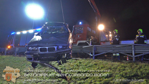 20181203 Verkehrsunfall A2 Höhe Abfahrt Bad Vöslau RFB Wien  Foto: © Stefan Schneider