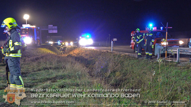 20181203 Verkehrsunfall A2 Höhe Abfahrt Bad Vöslau RFB Wien  Foto: © Stefan Schneider