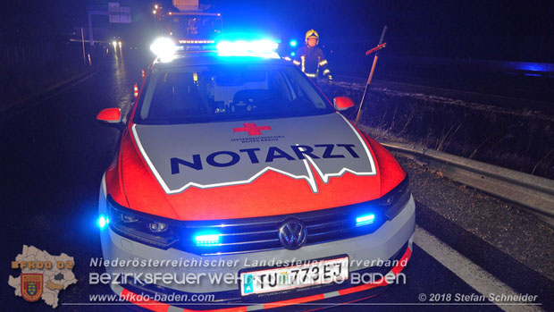20181203 Verkehrsunfall A2 Höhe Abfahrt Bad Vöslau RFB Wien  Foto: © Stefan Schneider