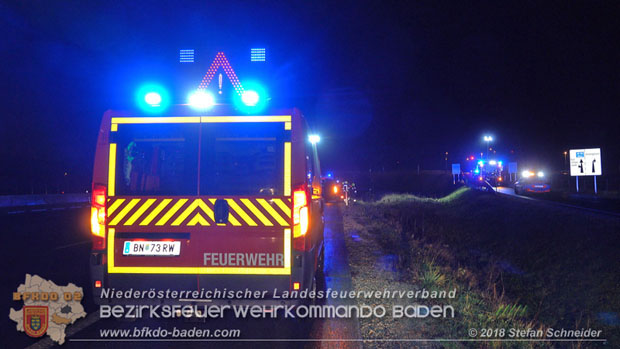20181203 Verkehrsunfall A2 Höhe Abfahrt Bad Vöslau RFB Wien  Foto: © Stefan Schneider