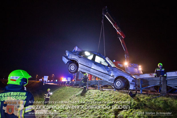 20181203 Verkehrsunfall A2 Höhe Abfahrt Bad Vöslau RFB Wien  Foto: © Stefan Schneider