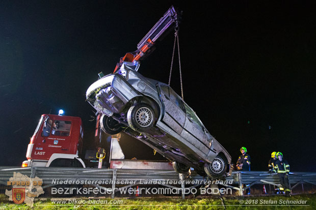 20181203 Verkehrsunfall A2 Höhe Abfahrt Bad Vöslau RFB Wien  Foto: © Stefan Schneider