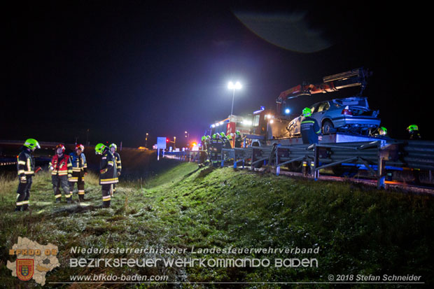 20181203 Verkehrsunfall A2 Höhe Abfahrt Bad Vöslau RFB Wien  Foto: © Stefan Schneider
