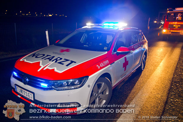 20181203 Verkehrsunfall A2 Höhe Abfahrt Bad Vöslau RFB Wien  Foto: © Stefan Schneider