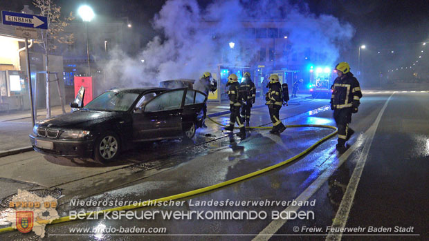 20181205 Nächtlicher Fahrzeugbrand im Stadtzentrum von Baden Foto: © Freiwillge Feuerwehr Baden-Stadt 20181205 Nächtlicher Fahrzeugbrand im Stadtzentrum von Baden Foto: © Freiwillge Feuerwehr Baden-Stadt