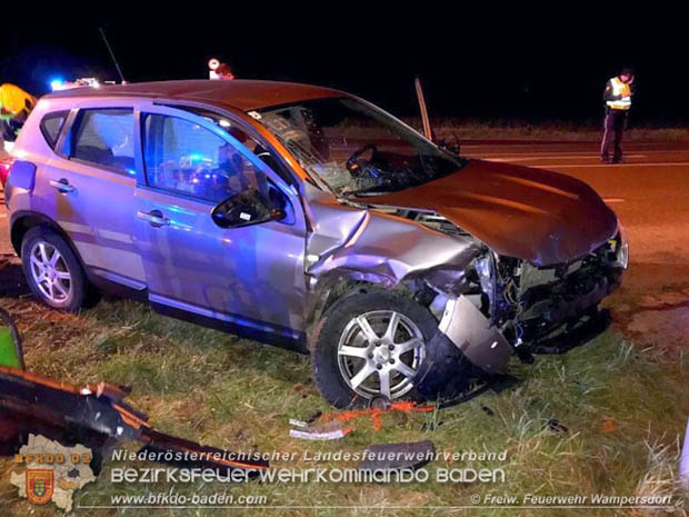 20181207 Schwerer Verkehrsunfall auf der LB16 zwischen Wampersdorf und Weigelsdorf Foto: © Freiwillige Feuerwehr Wampersdorf 20181207 Schwerer Verkehrsunfall auf der LB16 zwischen Wampersdorf und Weigelsdorf Foto: © Freiwillige Feuerwehr Wampersdorf