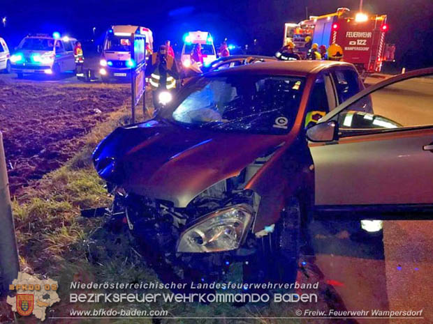 20181207 Schwerer Verkehrsunfall auf der LB16 zwischen Wampersdorf und Weigelsdorf  Foto: © Freiwillige Feuerwehr Wampersdorf