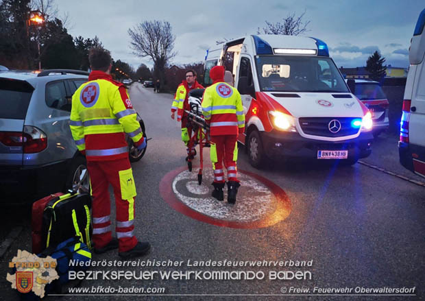 20181208 Wohnhausbrand mit vermutlicher Personenrettung in Trumau  Foto: © Freiwillige Feuerwehr Oberwaltersdorf