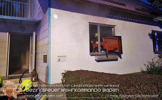 20181208 Wohnhausbrand mit vermutlicher Personenrettung in Trumau  Foto: © Freiwillige Feuerwehr Oberwaltersdorf