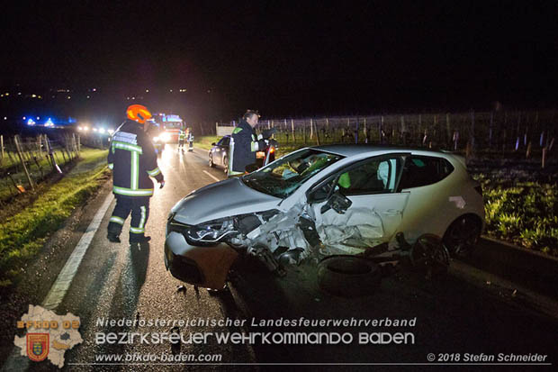 20181208 Seitlicher Frontalcrash zweier Pkw auf der Weinbergstraße bei Pfaffstätten  Foto: © Stefan Schneider