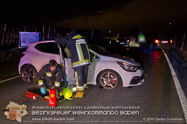 20181208 Seitlicher Frontalcrash zweier Pkw auf der Weinbergstraße bei Pfaffstätten  Foto: © Stefan Schneider
