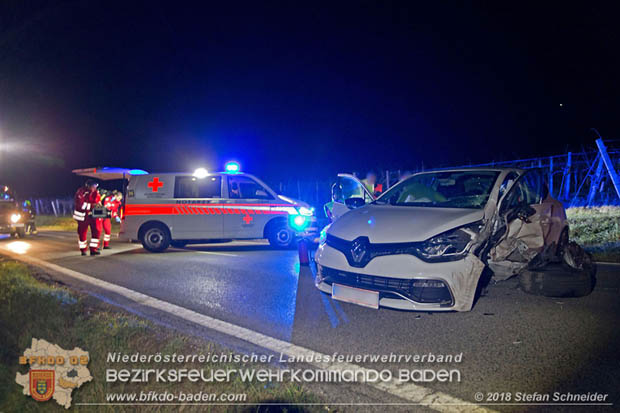 20181208 Seitlicher Frontalcrash zweier Pkw auf der Weinbergstraße bei Pfaffstätten  Foto: © Stefan Schneider