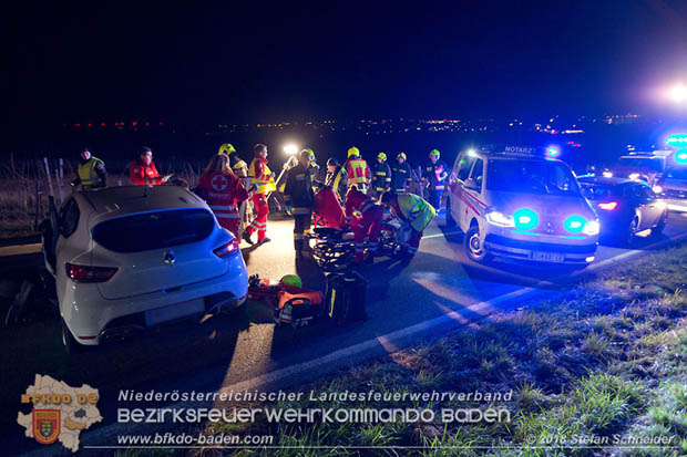 20181208 Seitlicher Frontalcrash zweier Pkw auf der Weinbergstraße bei Pfaffstätten  Foto: © Stefan Schneider