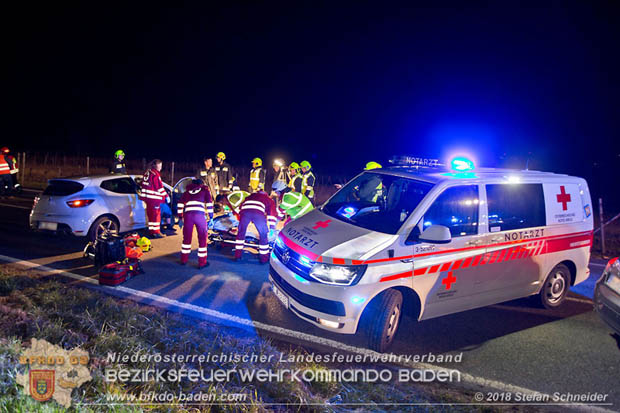 20181208 Seitlicher Frontalcrash zweier Pkw auf der Weinbergstraße bei Pfaffstätten  Foto: © Stefan Schneider