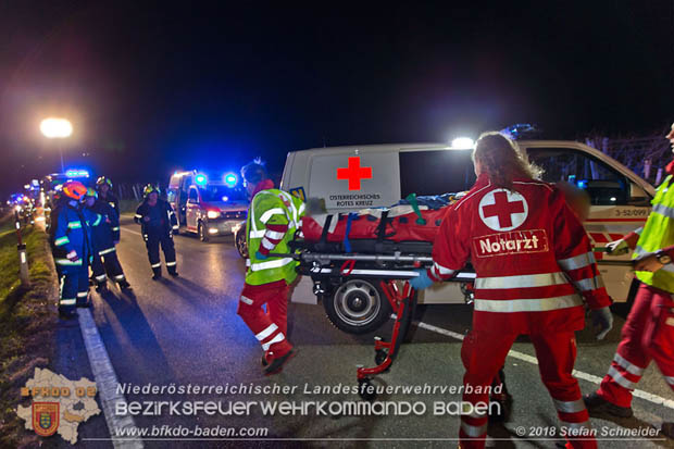 20181208 Seitlicher Frontalcrash zweier Pkw auf der Weinbergstraße bei Pfaffstätten  Foto: © Stefan Schneider