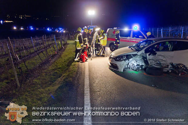 20181208 Seitlicher Frontalcrash zweier Pkw auf der Weinbergstraße bei Pfaffstätten  Foto: © Stefan Schneider