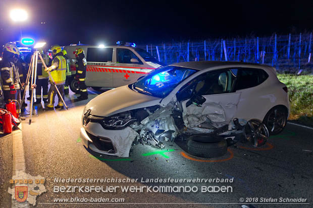 20181208 Seitlicher Frontalcrash zweier Pkw auf der Weinbergstraße bei Pfaffstätten  Foto: © Stefan Schneider