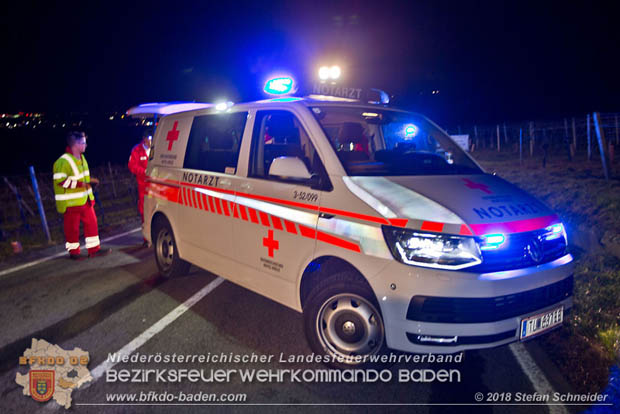 20181208 Seitlicher Frontalcrash zweier Pkw auf der Weinbergstraße bei Pfaffstätten  Foto: © Stefan Schneider