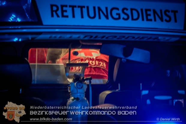 20181208 Seitlicher Frontalcrash zweier Pkw auf der Weinbergstraße bei Pfaffstätten  Foto: © Daniel Wirth