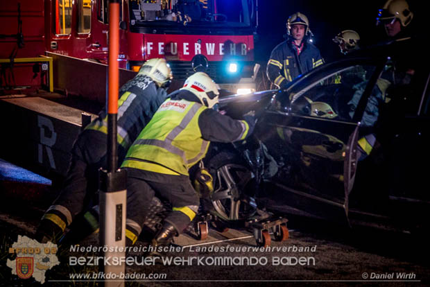 20181208 Seitlicher Frontalcrash zweier Pkw auf der Weinbergstraße bei Pfaffstätten  Foto: © Daniel Wirth