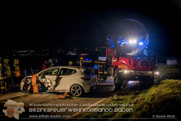 20181208 Seitlicher Frontalcrash zweier Pkw auf der Weinbergstraße bei Pfaffstätten  Foto: © Daniel Wirth