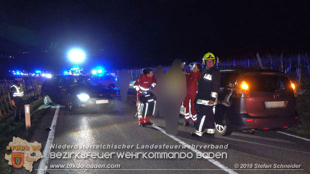 20181208 Seitlicher Frontalcrash zweier Pkw auf der Weinbergstraße bei Pfaffstätten  Foto: © Stefan Schneider