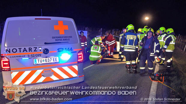 20181208 Seitlicher Frontalcrash zweier Pkw auf der Weinbergstraße bei Pfaffstätten  Foto: © Stefan Schneider