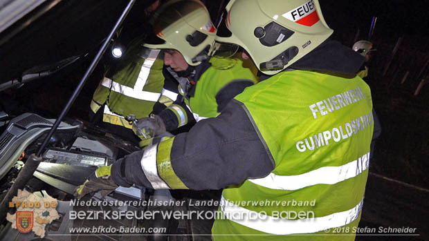 20181208 Seitlicher Frontalcrash zweier Pkw auf der Weinbergstraße bei Pfaffstätten  Foto: © Stefan Schneider