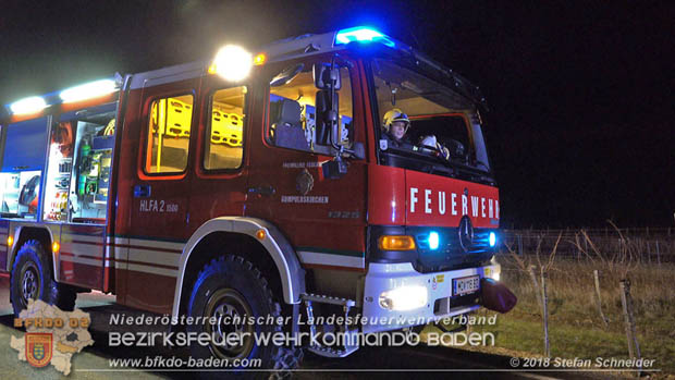 20181208 Seitlicher Frontalcrash zweier Pkw auf der Weinbergstraße bei Pfaffstätten  Foto: © Stefan Schneider