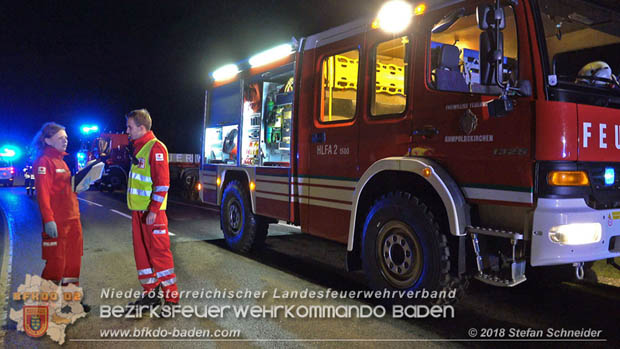 20181208 Seitlicher Frontalcrash zweier Pkw auf der Weinbergstraße bei Pfaffstätten  Foto: © Stefan Schneider