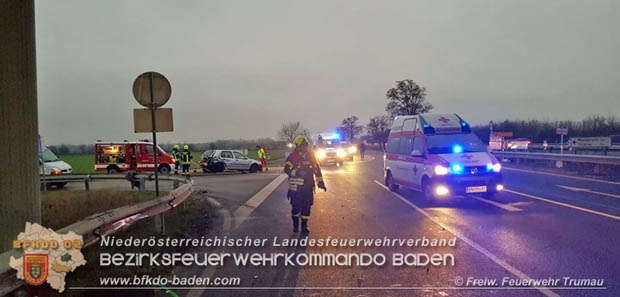 20181213 Verkehrsunfall auf der L16 Trumau  Foto: © Freiwillige Feuerwehr Trumau