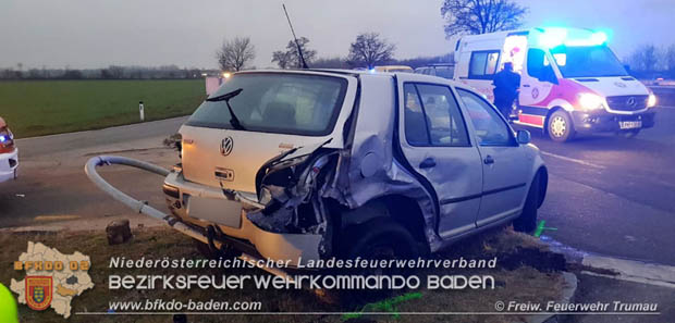 20181213 Verkehrsunfall auf der L16 Trumau  Foto: © Freiwillige Feuerwehr Trumau