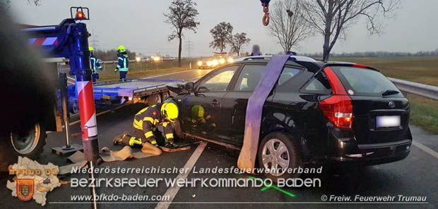 20181213 Verkehrsunfall auf der L16 Trumau  Foto: © Freiwillige Feuerwehr Trumau