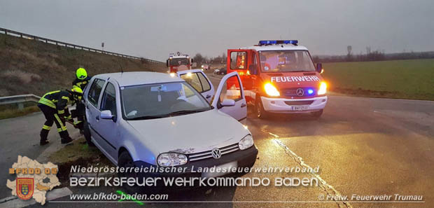 20181213 Verkehrsunfall auf der L16 Trumau  Foto: © Freiwillige Feuerwehr Trumau