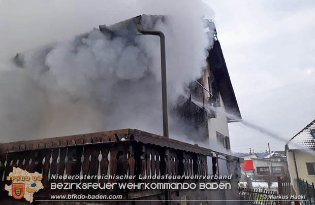 20181217 Wohnhausbrand in Lindabrunn-Enzesfeld forderte 8 Freiwillige Feuerwehren  Foto: © ASB oeA Markus Hackl