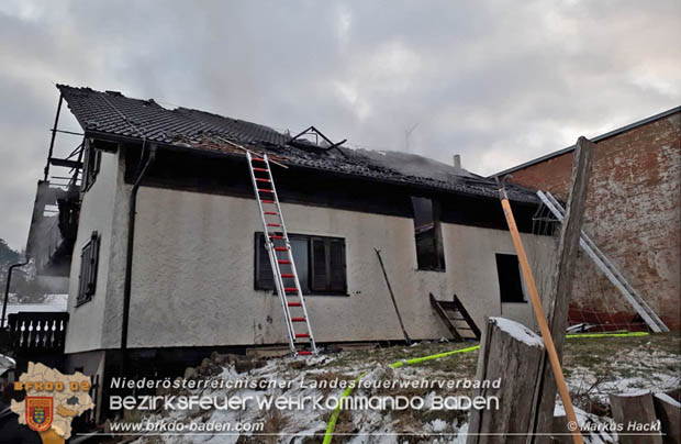 20181217 Wohnhausbrand in Lindabrunn-Enzesfeld forderte 8 Freiwillige Feuerwehren  Foto: © ASB oeA Markus Hackl