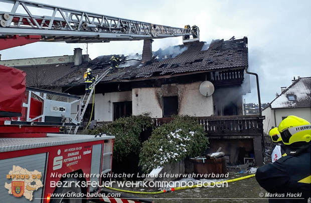 20181217 Wohnhausbrand in Lindabrunn-Enzesfeld forderte 8 Freiwillige Feuerwehren  Foto: © ASB oeA Markus Hackl