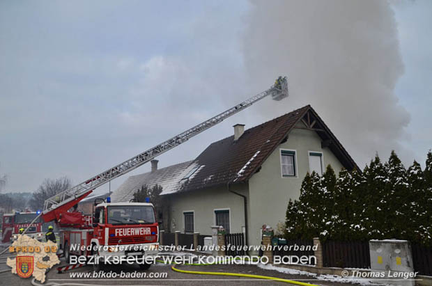 20181217 Wohnhausbrand in Lindabrunn-Enzesfeld forderte 8 Freiwillige Feuerwehren  Foto: © Thomas Lenger Monatsrevue.at