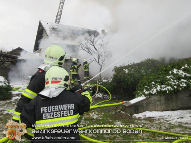 20181217 Wohnhausbrand in Lindabrunn-Enzesfeld forderte 8 Freiwillige Feuerwehren  Foto: © ASB oeA Markus Hackl